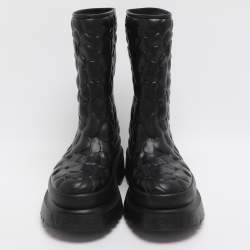 Pre Owned حذاء بوت فالنتينو 03 روز إديشن أتيليه مطاط أسود طول متوسط للساق مقاس 41