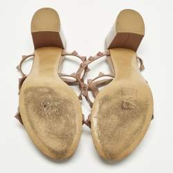 مملوكة مسبقًا صندل فالنتينو روكستد جلد بيج مفتوح من الخلف مقاس 37