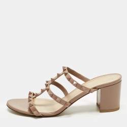 Pre Owned Valentino Rockstud Size 39.5 Beige Patent Leather Slide Sandals