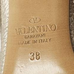 مملوكة مسبقًا Valentino Rockstud Size 38 Metallic Leather Ankle Strap Pumps