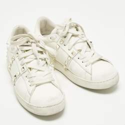 مملوكة مسبقًا حذاء رياضي فالنتينو جلد أبيض روكستد منخفض من أعلى مقاس 37.5