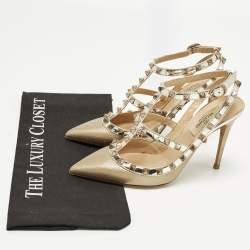 مملوكة مسبقًا Valentino Rockstud Size 37 Gold Leather and Patent Leather Ankle Strap Pumps