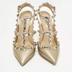 مملوكة مسبقًا Valentino Rockstud Size 37 Gold Leather and Patent Leather Ankle Strap Pumps
