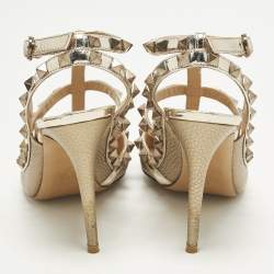 مملوكة مسبقًا Valentino Rockstud Size 37 Gold Leather and Patent Leather Ankle Strap Pumps