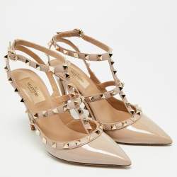 مم�لوكة مسبقًا Valentino Rockstud Size 37.5 Beige Patent Leather Pumps