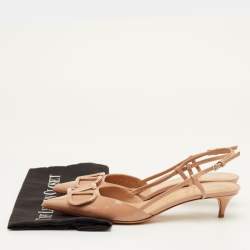مملوكة مسبقًا Valentino VLogo Size 39 Beige Patent Leather Pumps