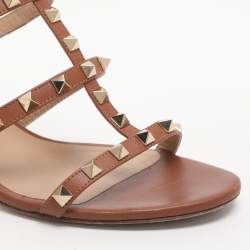 Pre Owned صندل فالنتينو روكستد جلد بيج مفتوح من الخلف مقاس 37