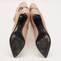 Pre Owned حذاء بوت فالنتينو روكستود جلد وردي غامق بطول الركبة مقاس 38