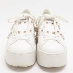 مملوكة مسبقًا Valentino Rockstud Untitled Size 39 White Leather Low Top Sneakers