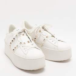 مملوكة مسبقًا Valentino Rockstud Untitled Size 39 White Leather Low Top Sneakers