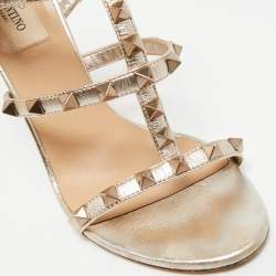 مملوكة مسبقًا صندل فالنتينو روكستاد جلد لامع وردي مقاس 40