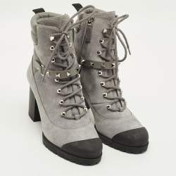 مملوكة مسبقًا Valentino Rockstud Size 39 Grey Leather and Suede Combat Boots