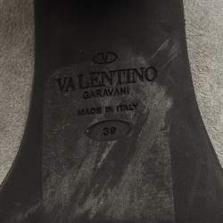 مملوكة مسبقًا Valentino Rockstud Size 39 Grey Leather and Suede Combat Boots