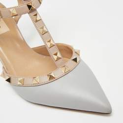 مملوكة مسبقًا Valentino Rockstud Caged Size 37.5 Light Blue/Beige Leather Pumps