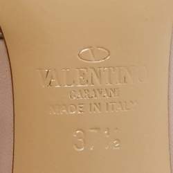 مملوكة مسبقًا Valentino Rockstud Caged Size 37.5 Light Blue/Beige Leather Pumps