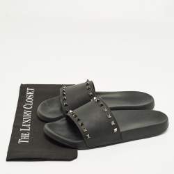 Pre Owned Valentino Rockstud Size 44 Black Rubber Pool Flat Slides 