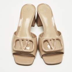 Pre Owned Valentino VLogo Size 36 Beige Patent Leather Slide Sandals
