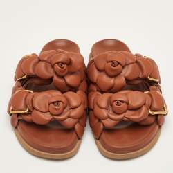 Pre Owned حذاء سلايدز فالنتينو فلات جلد بني نسخة روز 03 مقاس 37