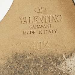 مملوكة مسبقًا صندل فالنتينو كعب إسفين معدني جلد مقاس 40.5