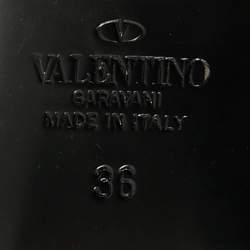 مملوكة مسبقًا صندل فالنتينو جلد فضي روكستد بحزام للكاحل مقاس 38