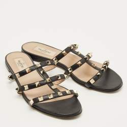 Pre Owned فالنتينو شريحة مفتوحة جلد أسود مسطحة بمسامير مقاس 36