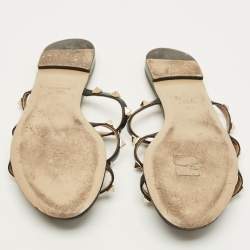 Pre Owned فالنتينو شريحة مفتوحة جلد أسود مسطحة بمسامير مقاس 36