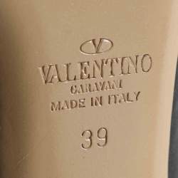 Pre Owned Valentino Rockstud Size 39 Black/Beige Leather Ankle Strap Pumps