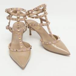 Pre Owned Valentino Rockstud Size 38.5 Beige Patent and Leather Ankle Strap Pumps
