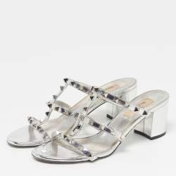 مملوكة مسبقًا Valentino Rockstud Size 37.5 Silver Leather Slide Sandals