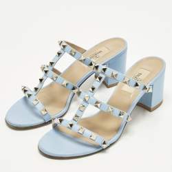 مملوكة مسبقًا Valentino Rockstud Size 36.5 Light Blue Leather Block Heel Slide Sandals