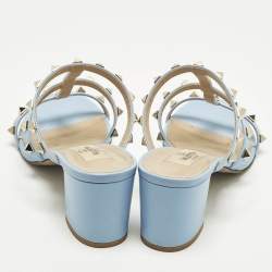 مملوكة مسبقًا Valentino Rockstud Size 36.5 Light Blue Leather Block Heel Slide Sandals
