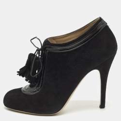 مملوكة مسبقًا Valentino Size 38 Black Suede Lace Up Ankle Booties