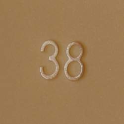 Pre Owned صندل فالتينتو ودج إسبادريل سير كاحل جلد بني روك ستد مقاس 38