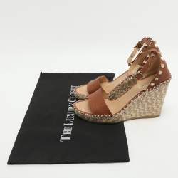 Pre Owned صندل فالتينتو ودج إسبادريل سير كاحل جلد بني روك ستد مقاس 38