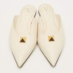 Pre Owned حذاء سلايد فالنتينو رومان جلد كريمي مقاس 38