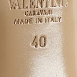 Pre Owned Valentino Rockstud Size 40 Black/Beige Patent and Leather Ankle Strap Pumps