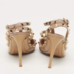 مملوكة مسبقًا Valentino Rockstud Size 38 Beige/Brown Patent and  Leather Pumps
