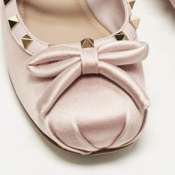 Pre Owned حذاء باليرينا فلات فالنتينو روكستد ساتان وردي فرش مقاس 39.5