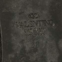 Pre Owned صندل فالنتينو سويدي أسود إسبادريل إسفين بحلية معدنية مقاس 38