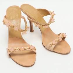 Pre Owned صندل جلد فالنتينو مزخرف كريستال بيج مقاس 38.5
