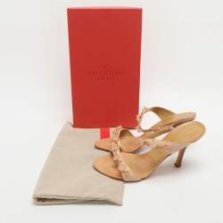 Pre Owned صندل جلد فالنتينو مزخرف كريستال بيج مقاس 38.5