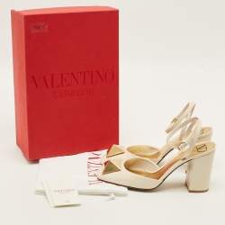 Pre Owned Valentino One Stud Size 38 Cream Patent Leather Ankle Strap Pumps