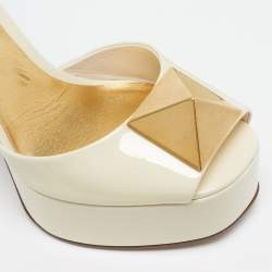 Pre Owned حذاء كعب عالي فالنتينو وان ستد جلد لامع بلون كريمي بحزام للكاحل مقاس 38