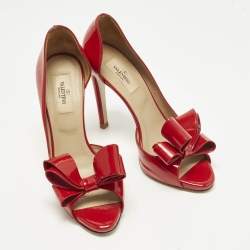 Pre Owned حذاء كعب عالي فالنتينو مفتوح من الأمام جلد لامع أحمر بفيونكة دورسي مقاس 38