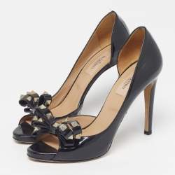 مملوكة مسبقًا Valentino Rockstud Size 38.5 Black Patent Leather D'orsay Pumps