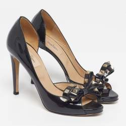 مملوكة مسبقًا Valentino Rockstud Size 38.5 Black Patent Leather D'orsay Pumps