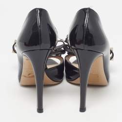 مملوكة مسبقًا Valentino Rockstud Size 38.5 Black Patent Leather D'orsay Pumps