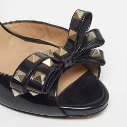 مملوكة مسبقًا Valentino Rockstud Size 38.5 Black Patent Leather D'orsay Pumps