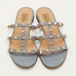 Pre Owned صندل مسطح فالنتينو مرصع روكستد جلد أزرق مقاس 37