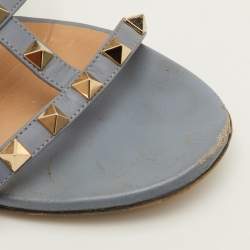 Pre Owned صندل مسطح فالنتينو مرصع روكستد جلد أزرق مقاس 37